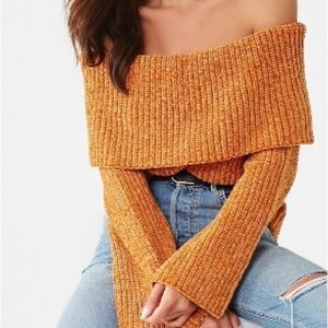 BNWT White off the shoulder rubbed sweater. Size medium